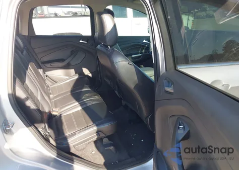 2019 Ford Escape Titanium z USA, uszkodzony, nr VIN 1FMCU0J90KUA50497